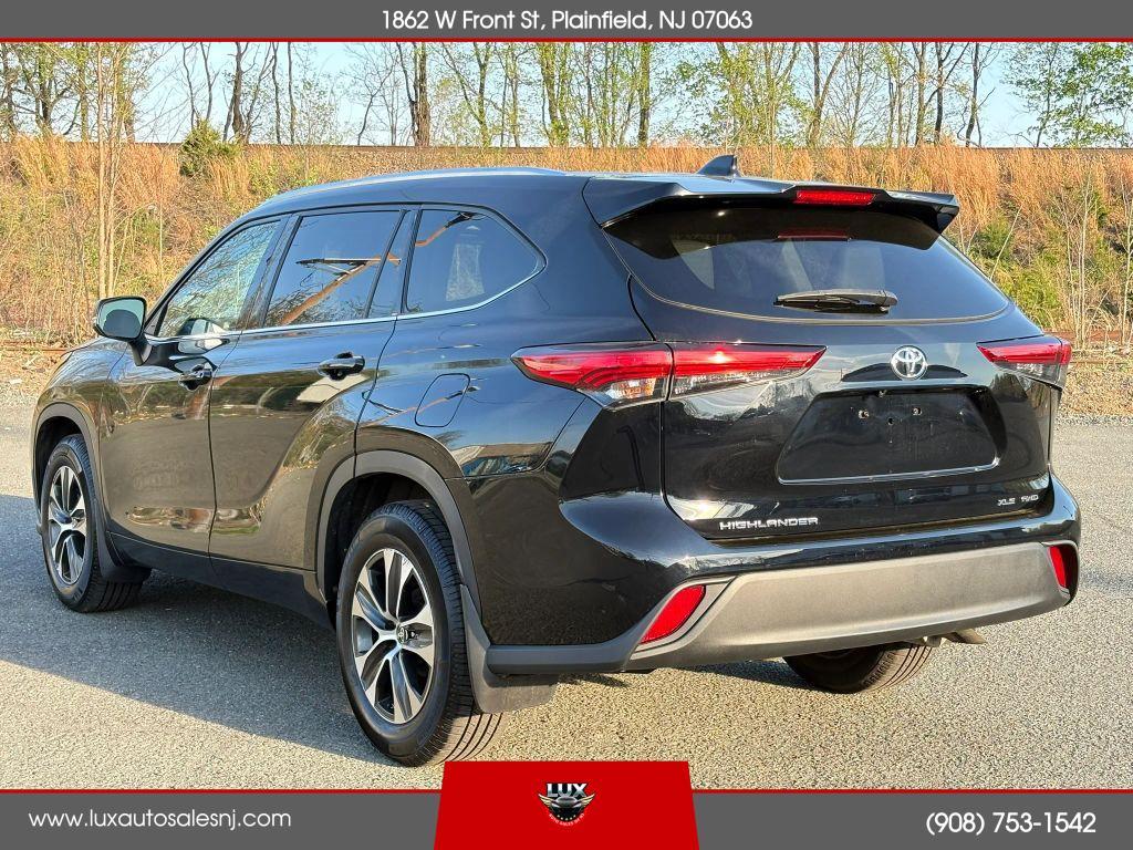 used 2021 Toyota Highlander car, priced at $19,900