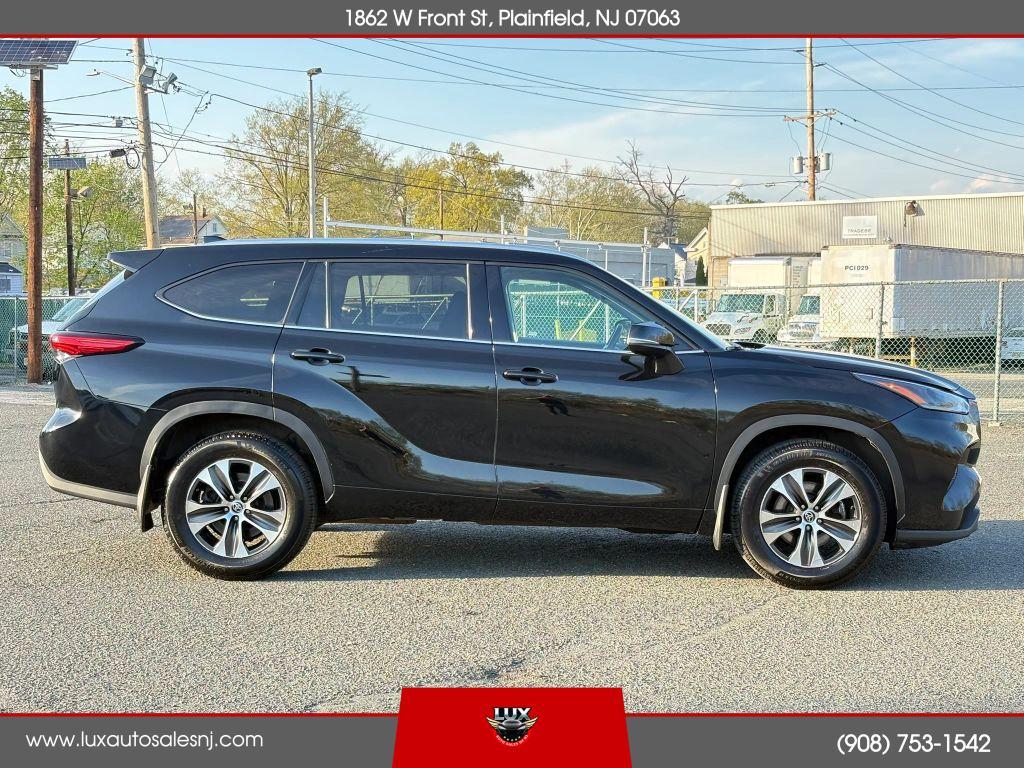 used 2021 Toyota Highlander car, priced at $19,900