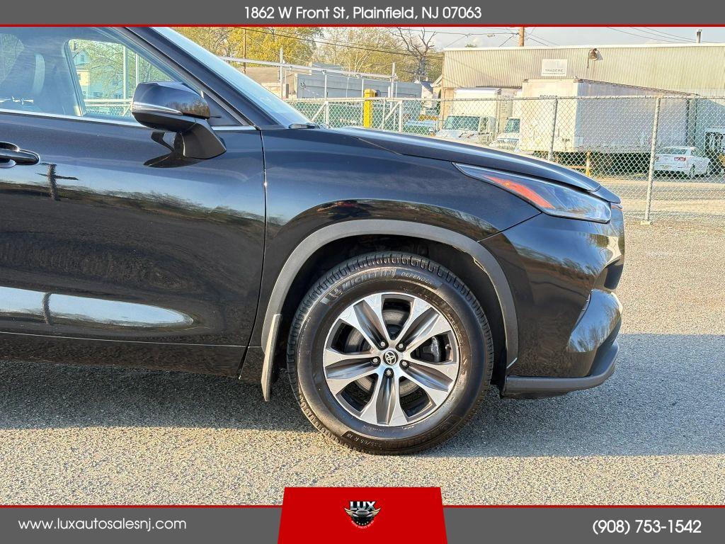 used 2021 Toyota Highlander car, priced at $19,900