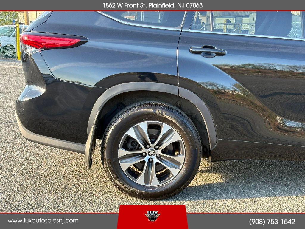 used 2021 Toyota Highlander car, priced at $19,900