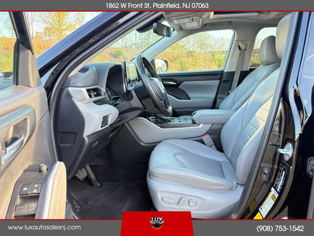 used 2021 Toyota Highlander car, priced at $19,900
