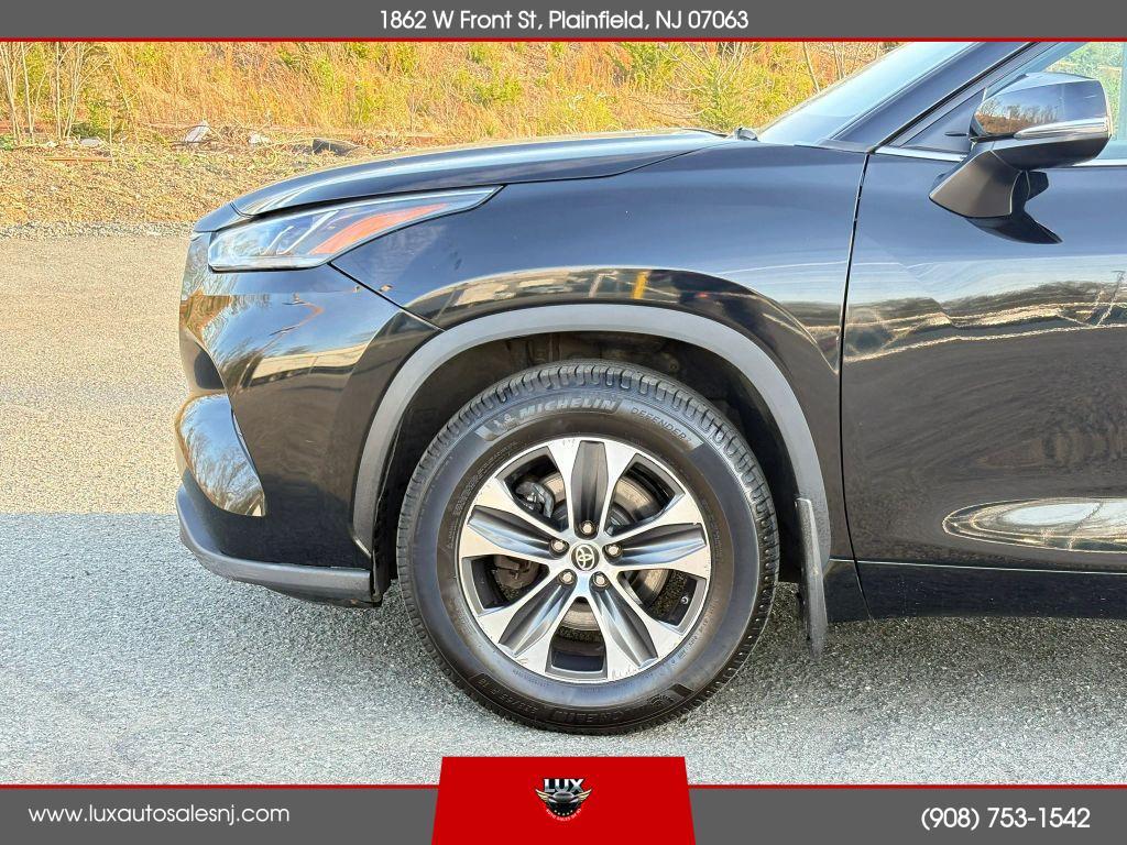 used 2021 Toyota Highlander car, priced at $19,900