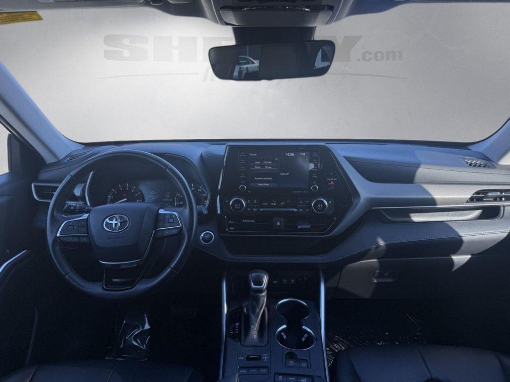 used 2020 Toyota Highlander car, priced at $28,186