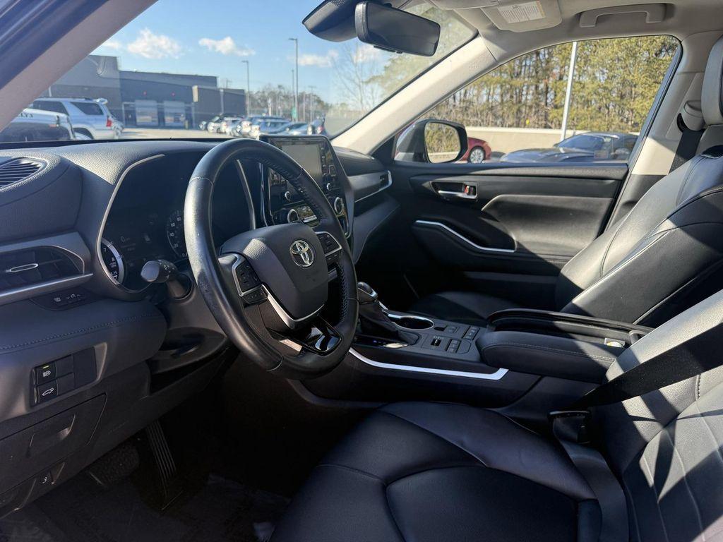 used 2020 Toyota Highlander car, priced at $28,186