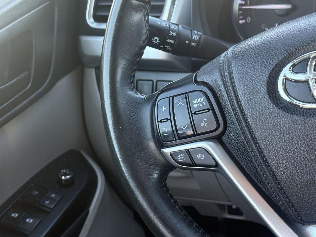 used 2014 Toyota Highlander car, priced at $12,359
