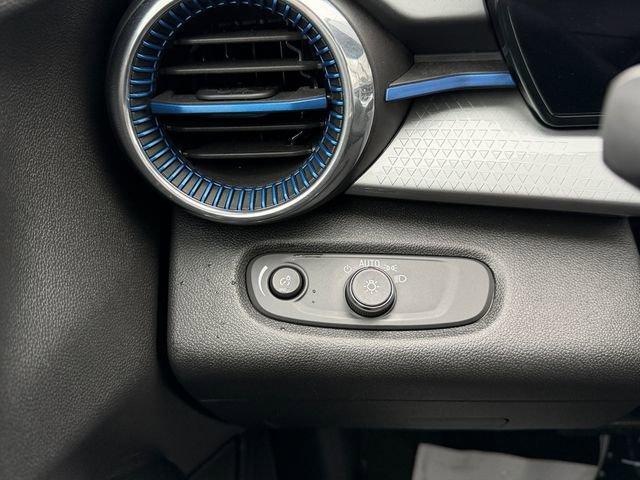 used 2025 Chevrolet Trax car, priced at $19,914