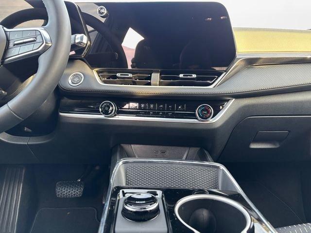 new 2026 Chevrolet Equinox car, priced at $28,162