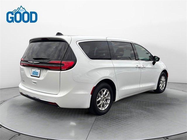 used 2024 Chrysler Pacifica car, priced at $28,222