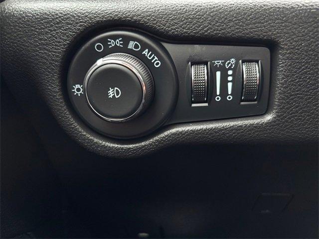 used 2024 Chrysler Pacifica car, priced at $28,222