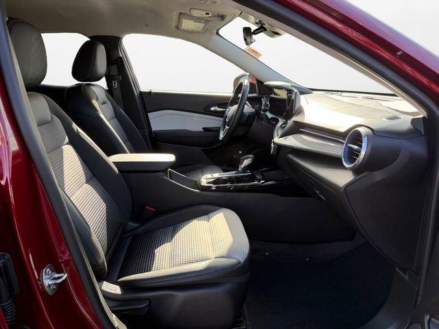 used 2025 Chevrolet Trax car, priced at $19,914