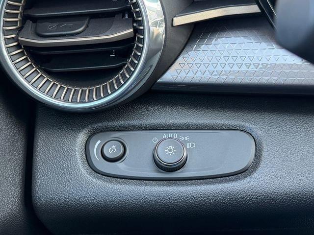 used 2025 Chevrolet Trax car, priced at $23,419