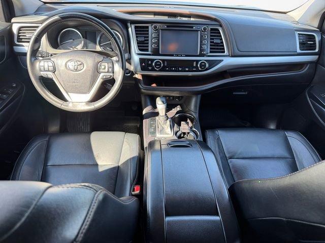 used 2018 Toyota Highlander car, priced at $25,306