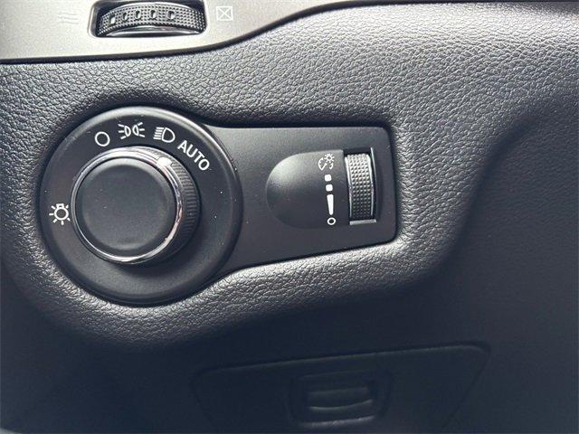 used 2020 Jeep Cherokee car, priced at $15,995