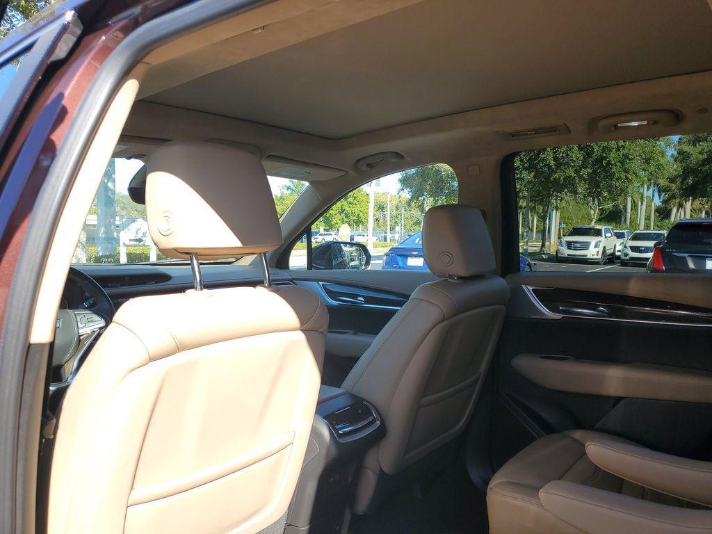 used 2022 Cadillac XT6 car, priced at $38,954