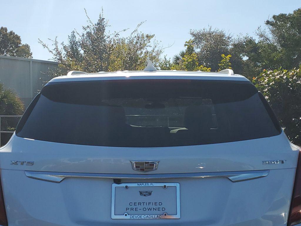 used 2023 Cadillac XT5 car, priced at $30,954