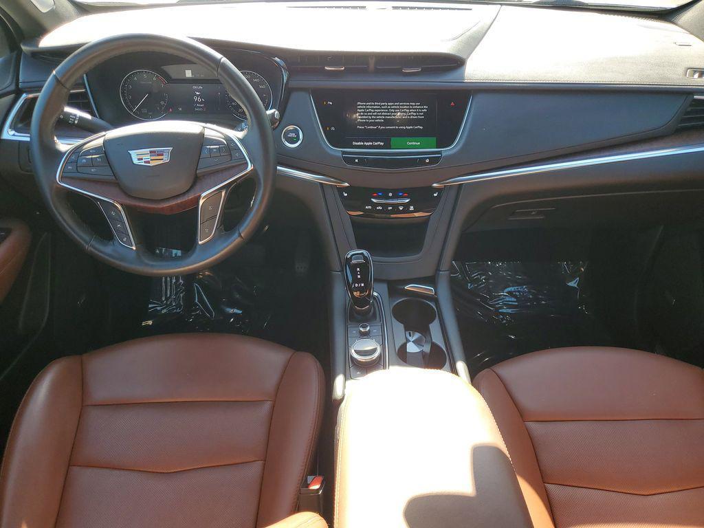 used 2023 Cadillac XT5 car, priced at $30,954