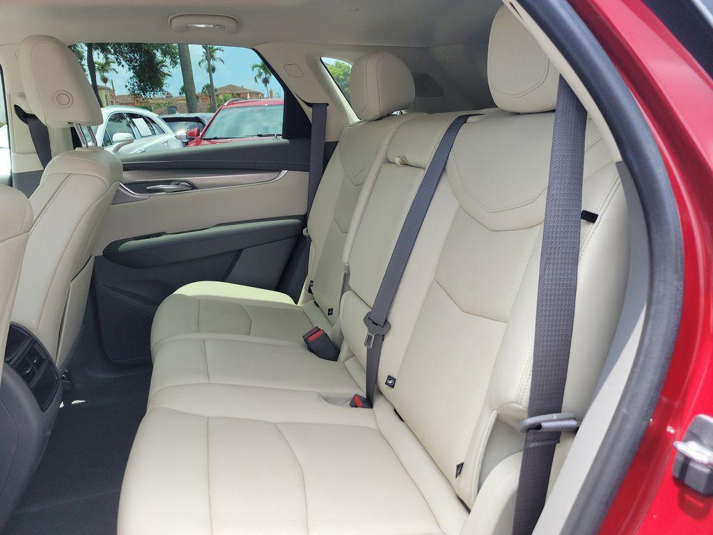 used 2022 Cadillac XT5 car, priced at $34,122
