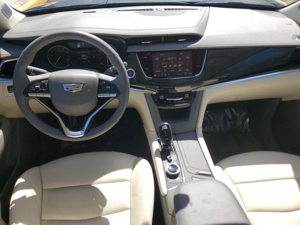used 2024 Cadillac XT6 car, priced at $46,432