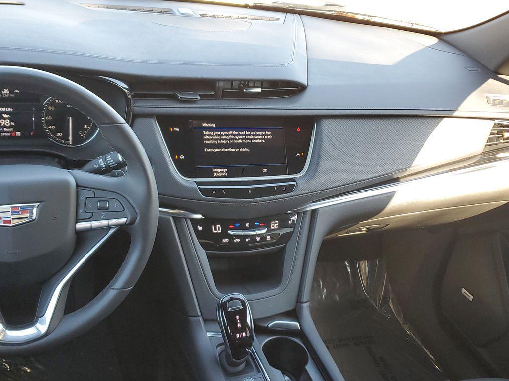 used 2021 Cadillac XT6 car, priced at $28,123