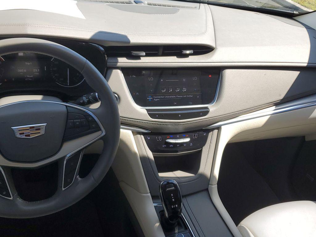used 2021 Cadillac XT5 car, priced at $26,954
