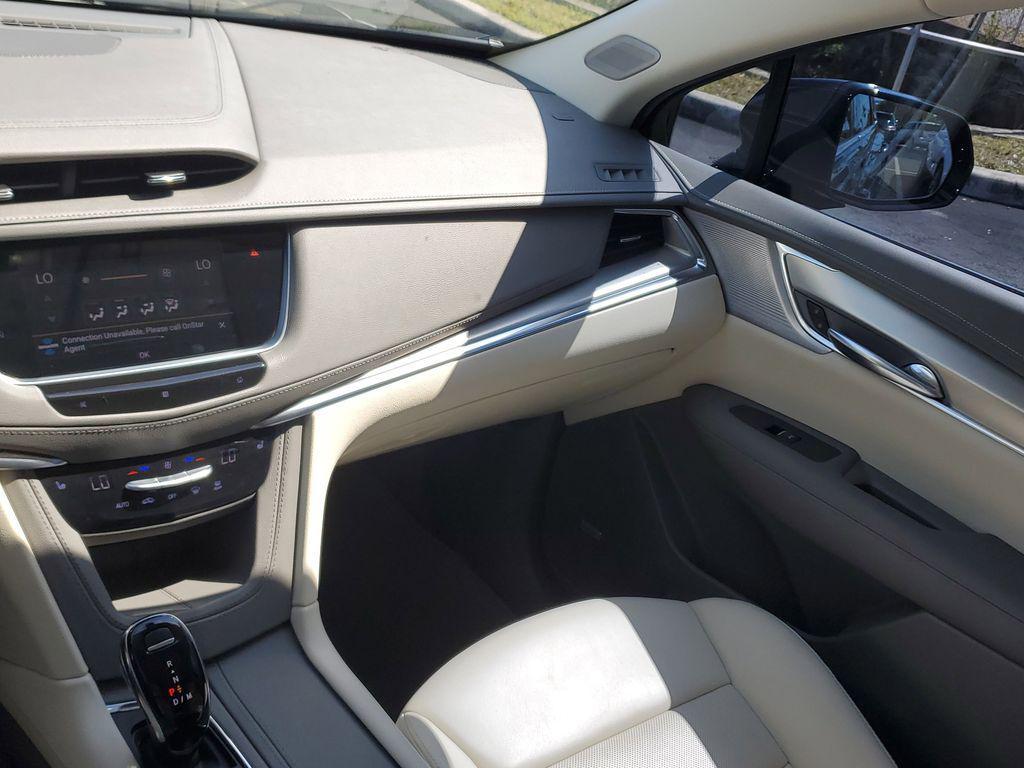 used 2021 Cadillac XT5 car, priced at $26,954