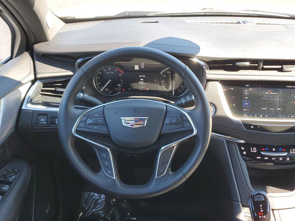 used 2025 Cadillac XT5 car, priced at $40,543