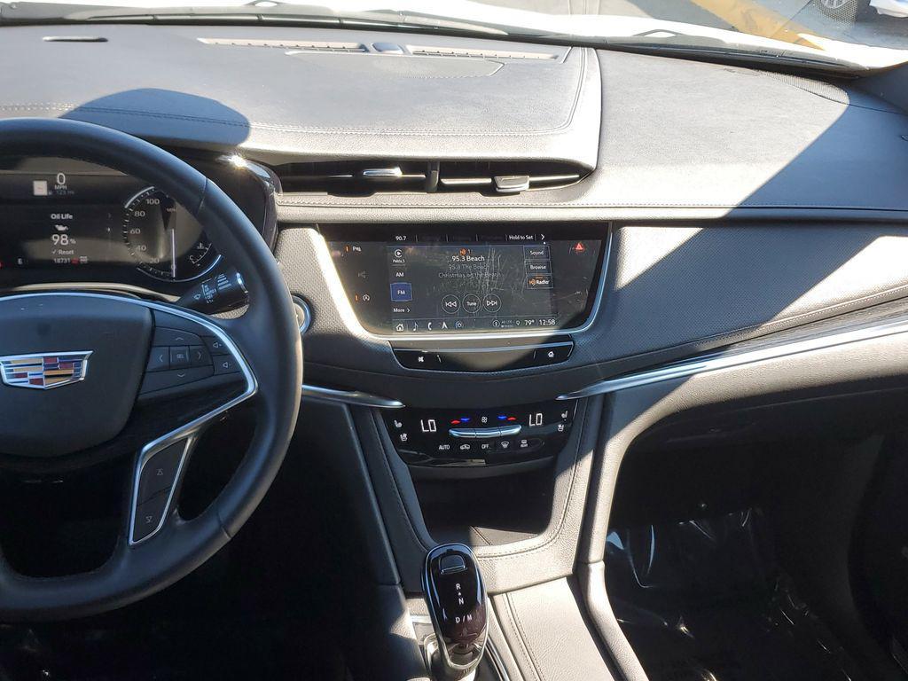 used 2025 Cadillac XT5 car, priced at $40,543