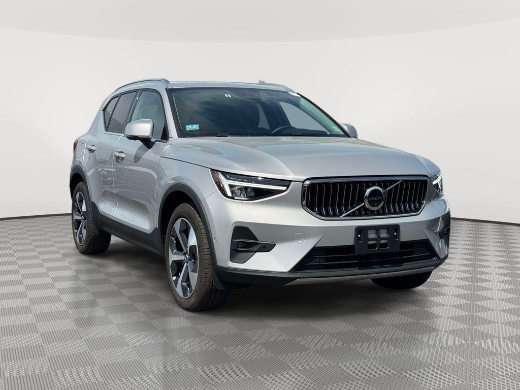 used 2025 Volvo XC40 car, priced at $32,000