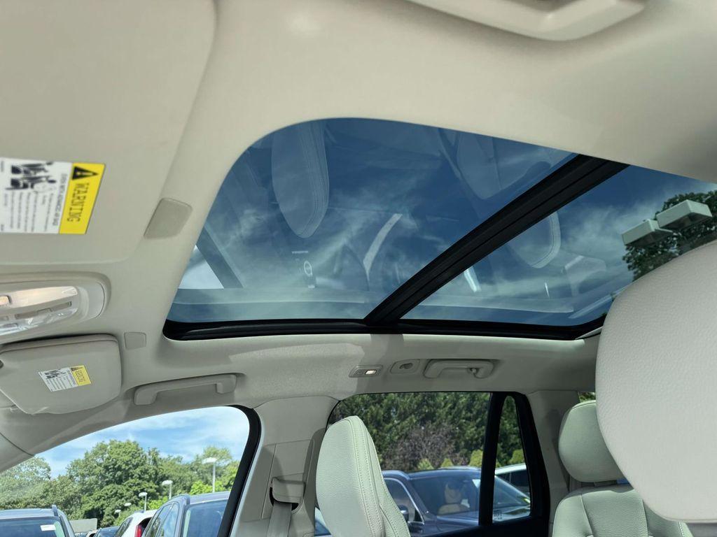 used 2024 Volvo XC90 Recharge Plug-In Hybrid car, priced at $48,675