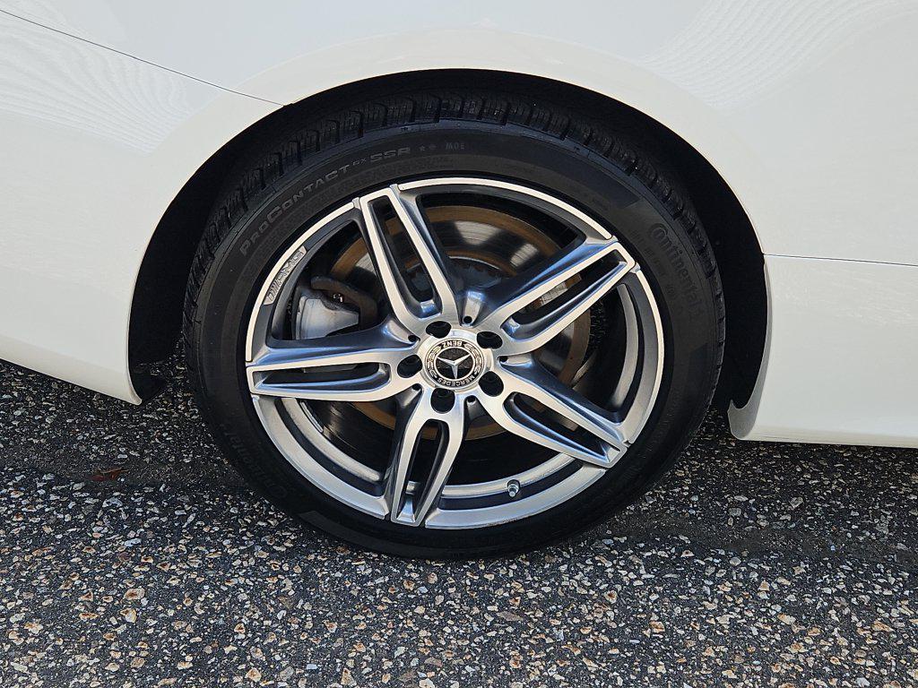 Mercedes-Benz E-Class view 9