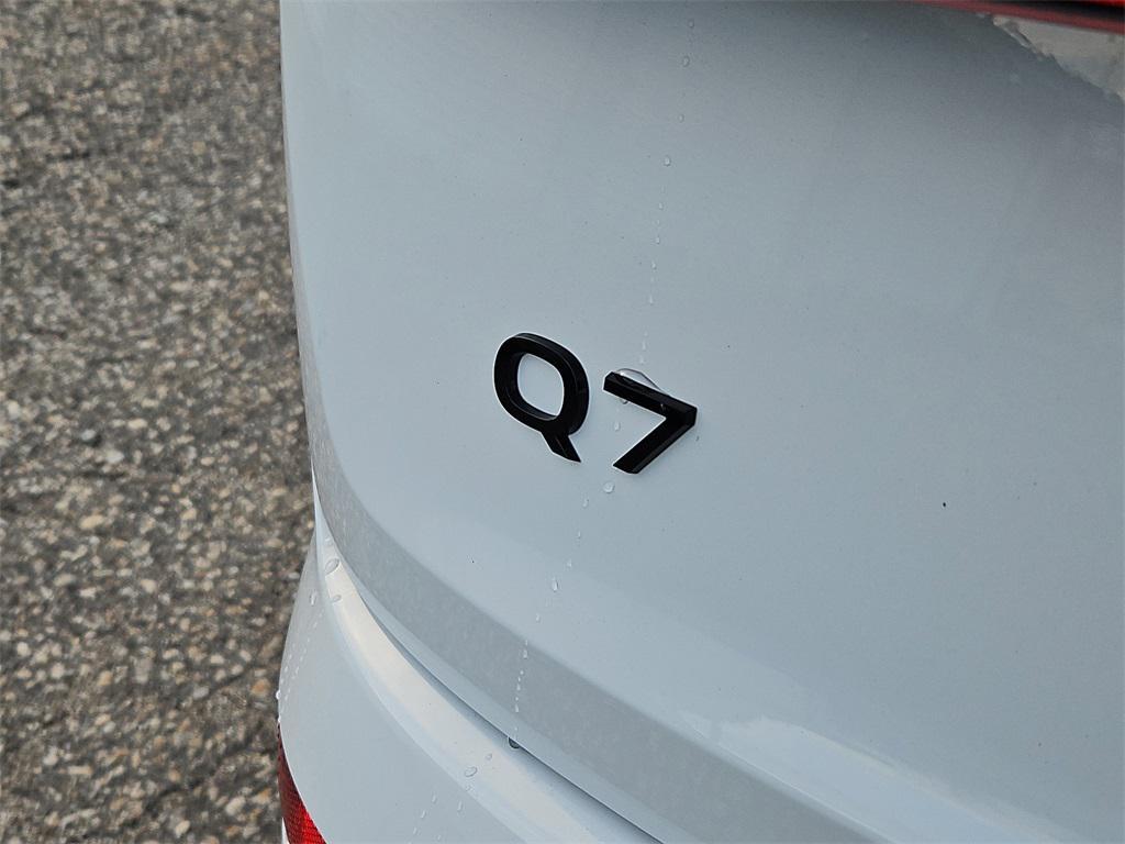 new 2026 Audi Q7 car, priced at $72,806