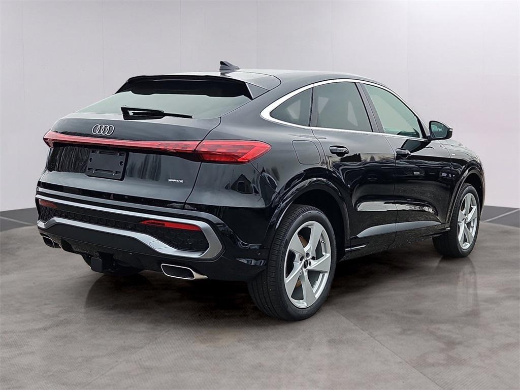 new 2025 Audi Q5 car, priced at $61,613
