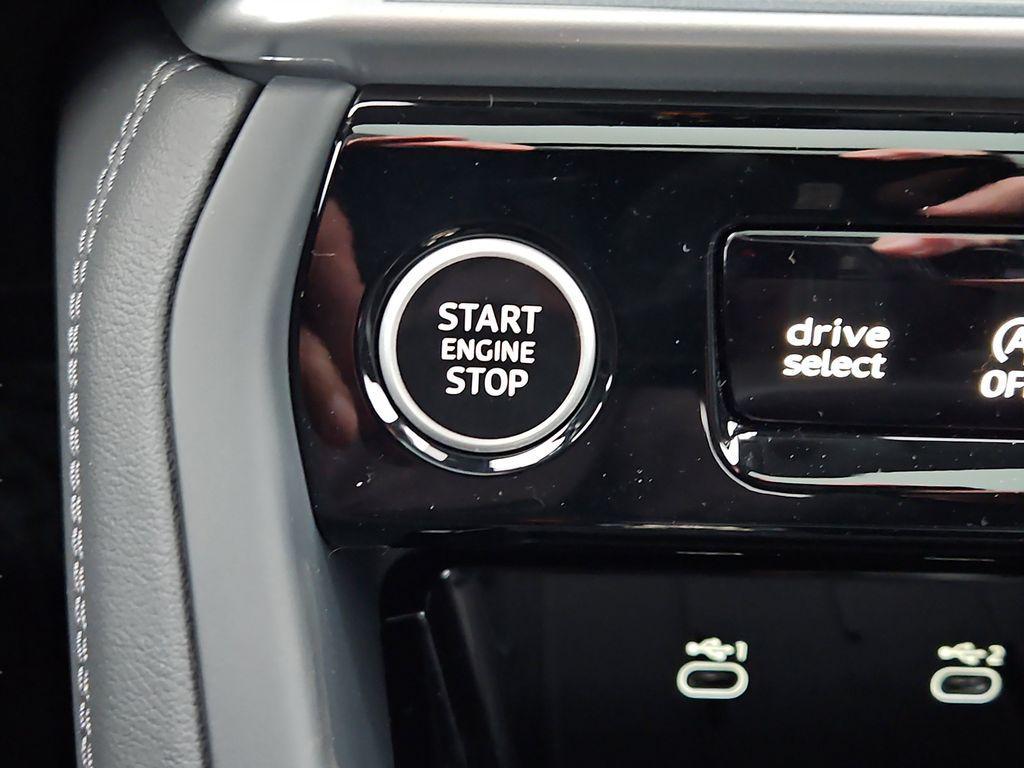 new 2025 Audi Q5 car, priced at $60,221