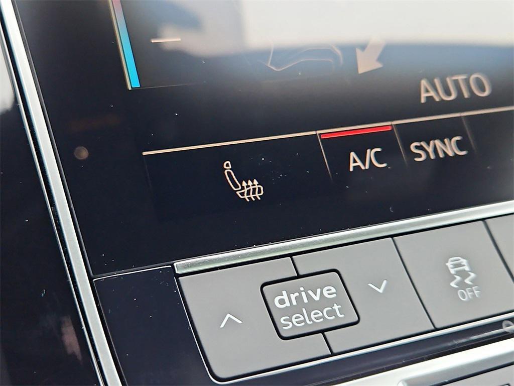 new 2026 Audi Q7 car, priced at $68,045