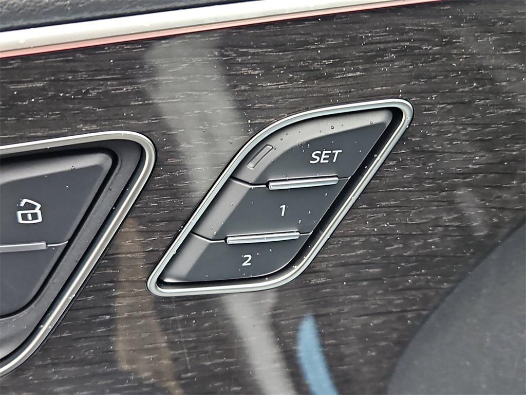 new 2026 Audi Q7 car, priced at $68,045