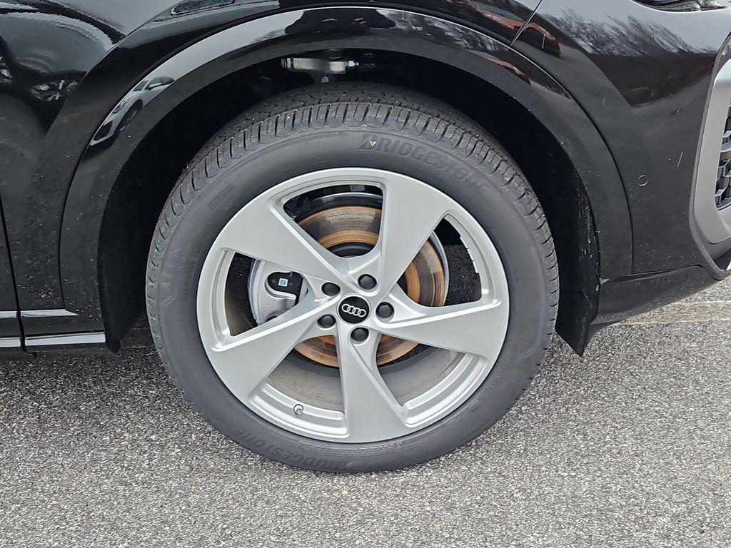 new 2025 Audi Q5 car, priced at $59,597