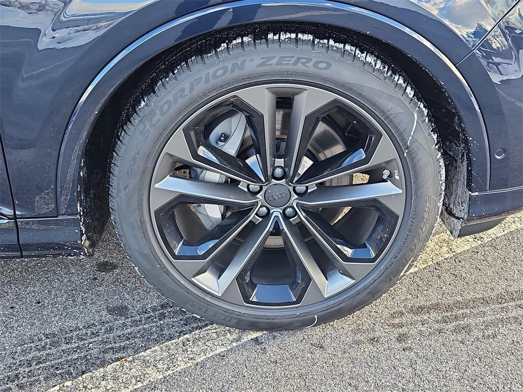 new 2026 Audi Q7 car, priced at $77,655