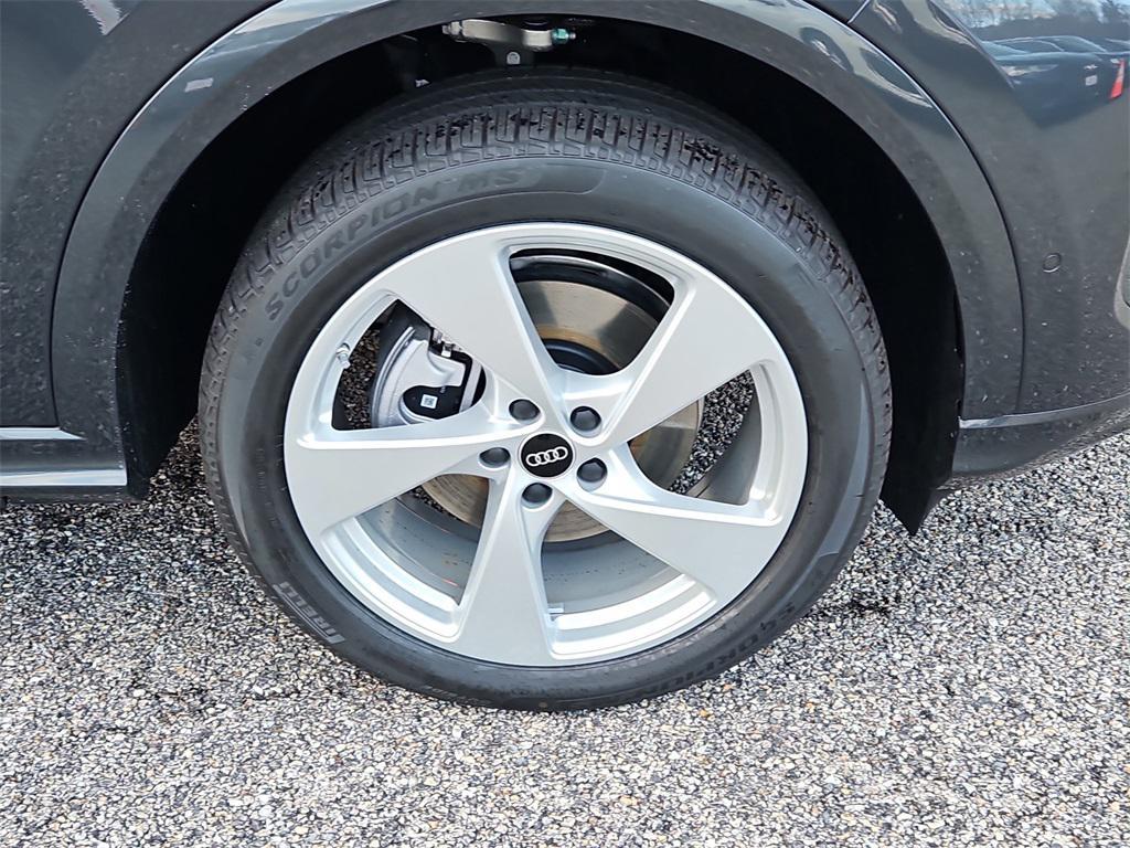 new 2025 Audi Q5 car, priced at $59,596