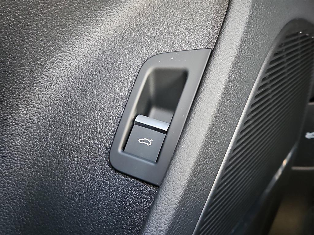 new 2026 Audi Q7 car, priced at $69,445