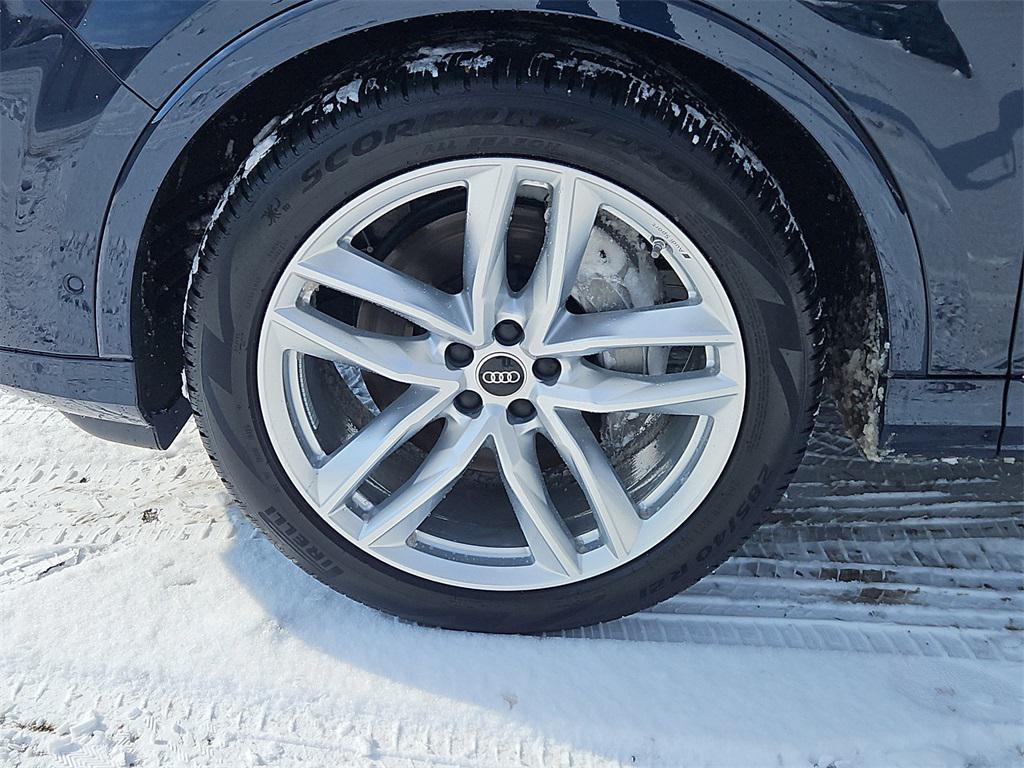 used 2025 Audi Q7 car, priced at $61,987