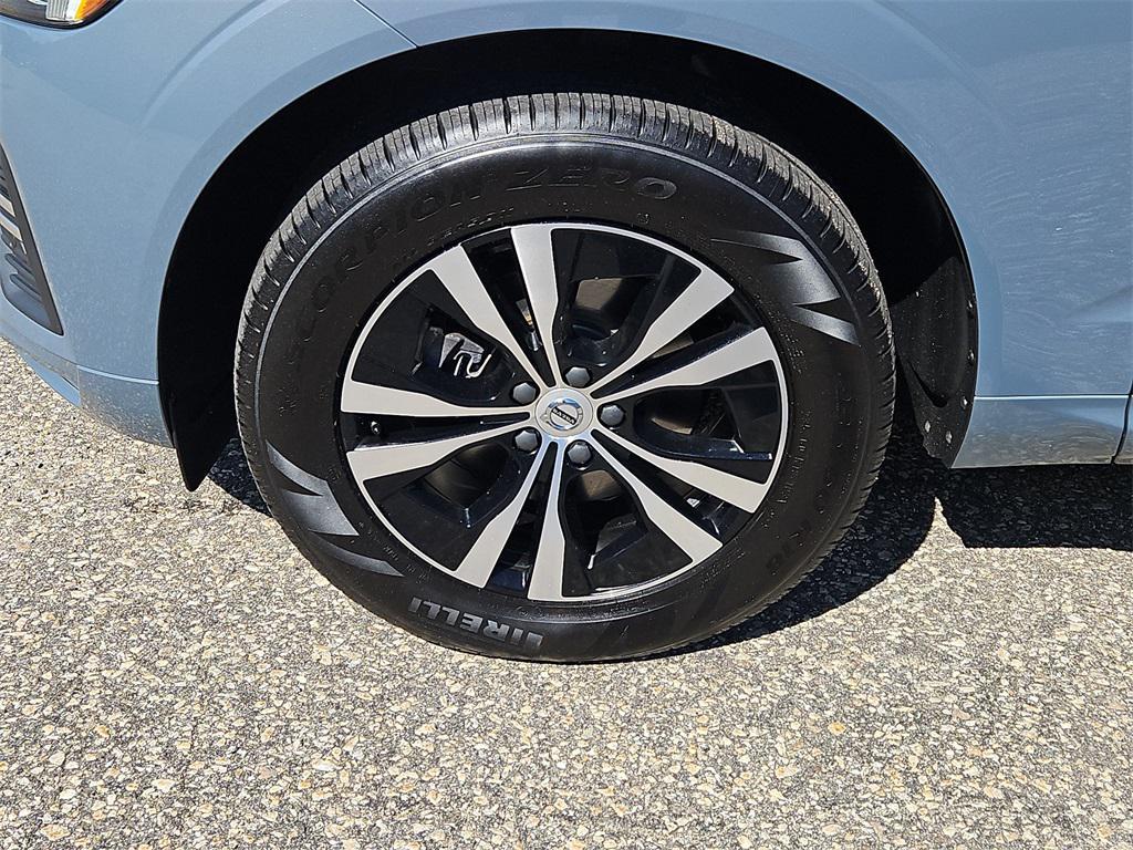 used 2023 Volvo XC60 car, priced at $28,780