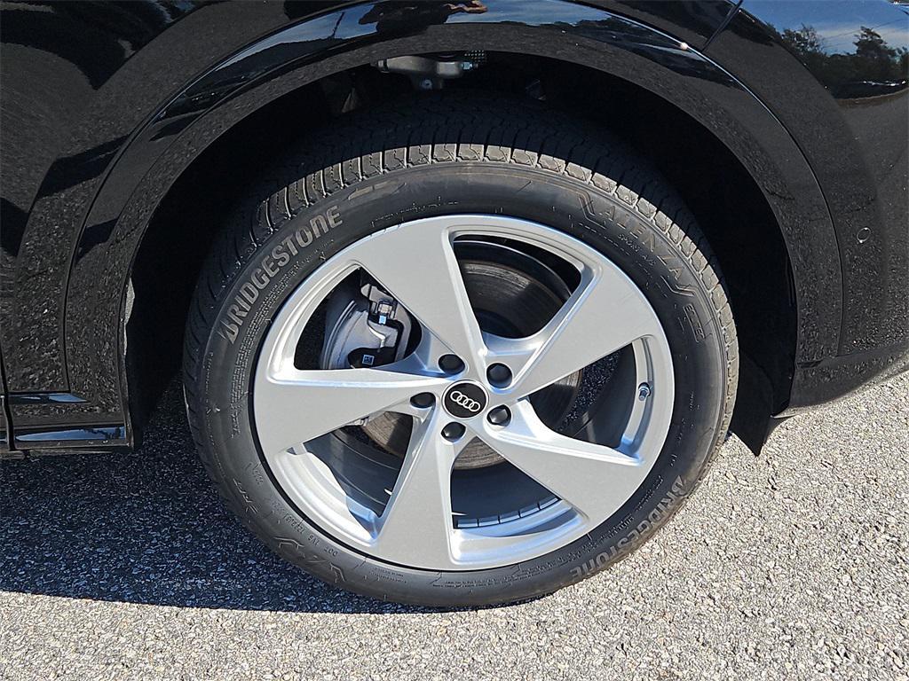 new 2025 Audi Q5 car, priced at $58,973