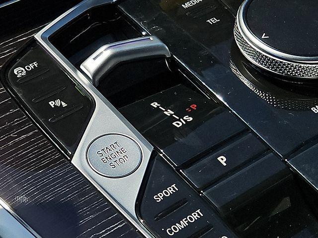 new 2026 BMW X7 car, priced at $102,305