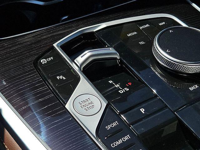 new 2026 BMW X7 car, priced at $99,050