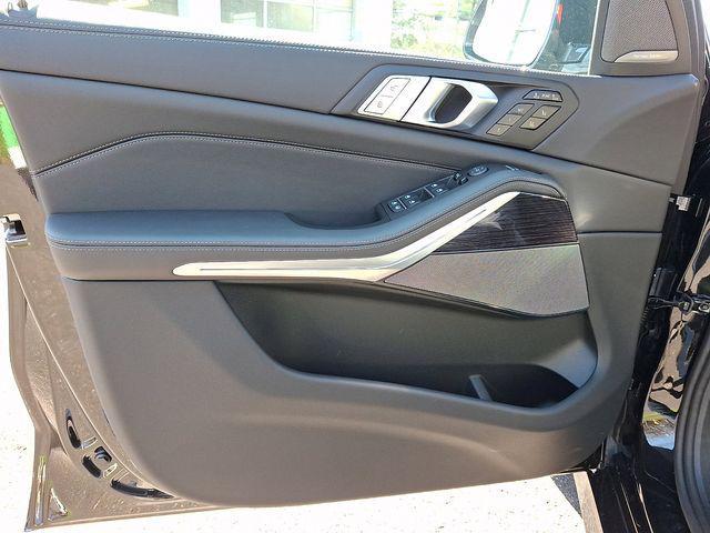 new 2026 BMW X7 car, priced at $125,855