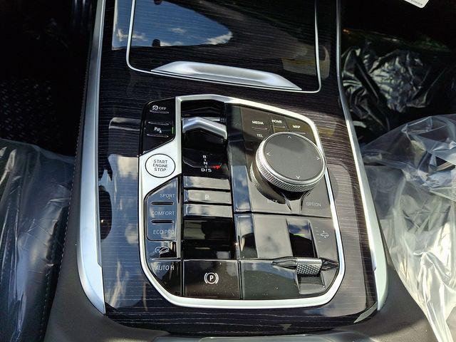 new 2026 BMW X7 car, priced at $96,505