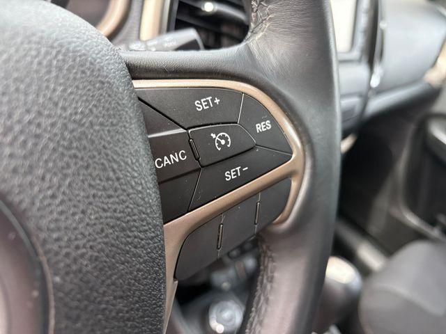 used 2015 Jeep Cherokee car, priced at $12,035