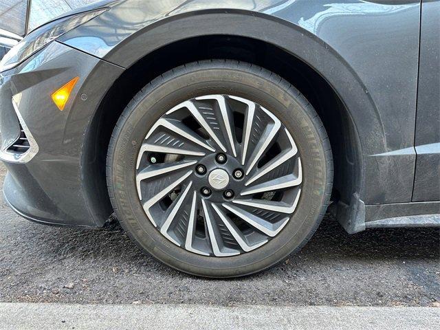 used 2023 Hyundai Sonata Hybrid car, priced at $27,900