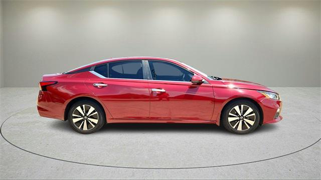 2021 Scarlet Ember Tintcoat Nissan Altima