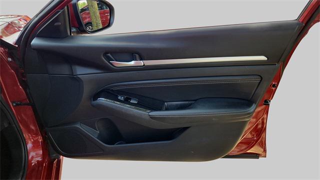 2021 Scarlet Ember Tintcoat Nissan Altima